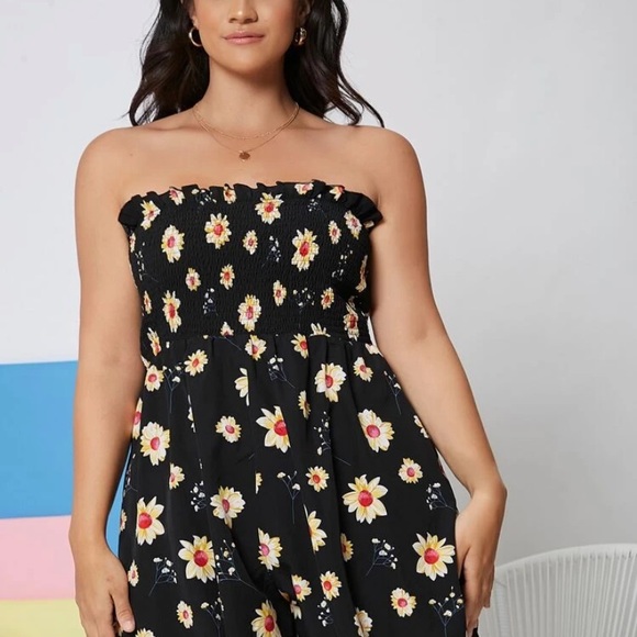 Plus..Floral Halter romper - Picture 5 of 7